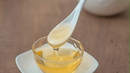 蜂蜜和牛奶哪个更解酒？蜂蜜可以和牛奶一起喝吗