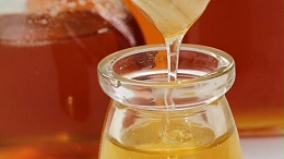 蜜丸选择什么蜂蜜，用蜂蜜做药丸的方法，中药丸蜂蜜比例是多少